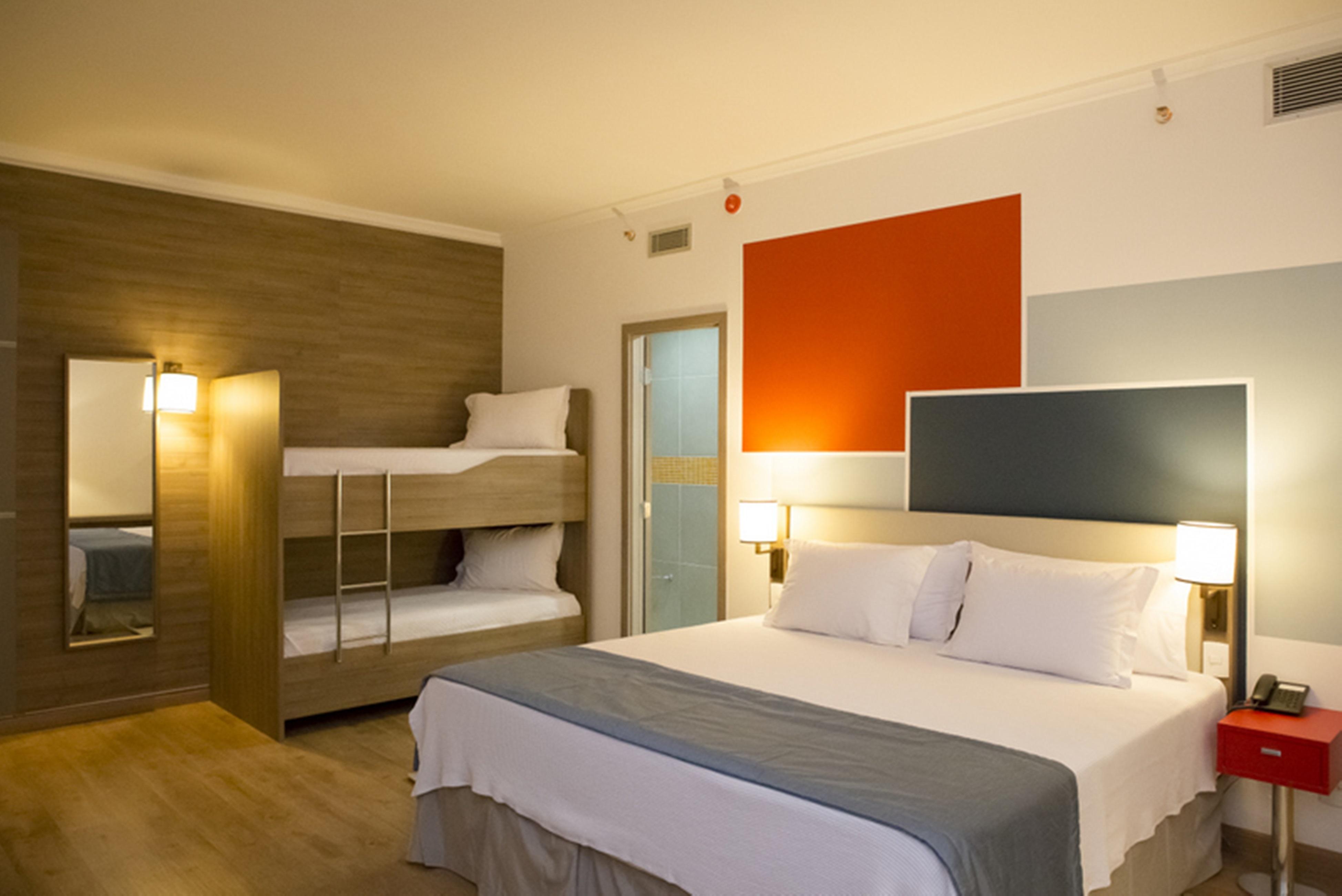 Готель Tryp By Wyndham Рібейран-Прету Екстер'єр фото Family room