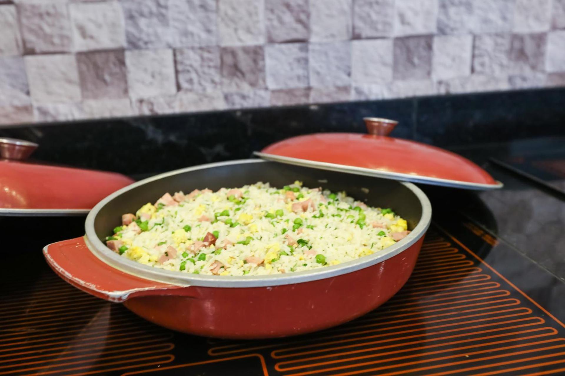 Готель Tryp By Wyndham Рібейран-Прету Екстер'єр фото Fried rice