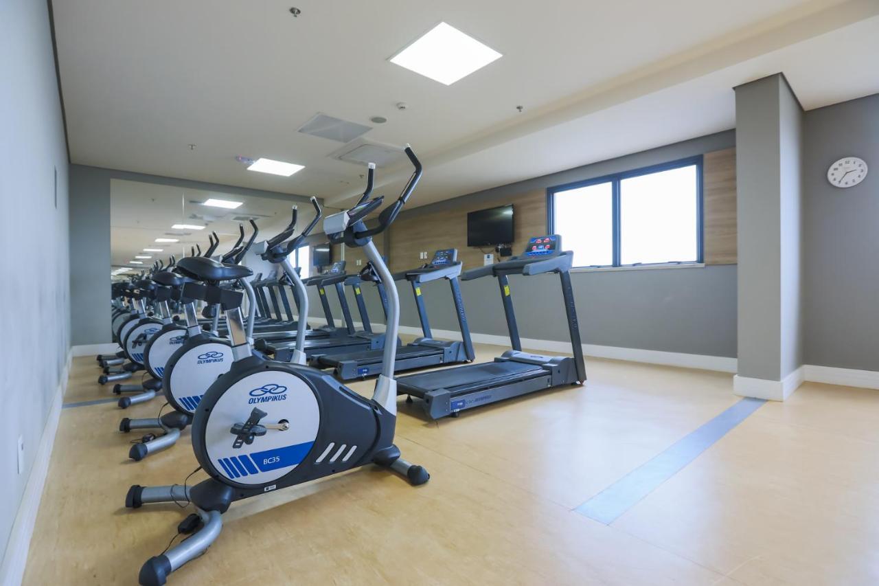 Готель Tryp By Wyndham Рібейран-Прету Екстер'єр фото The gym at the hotel